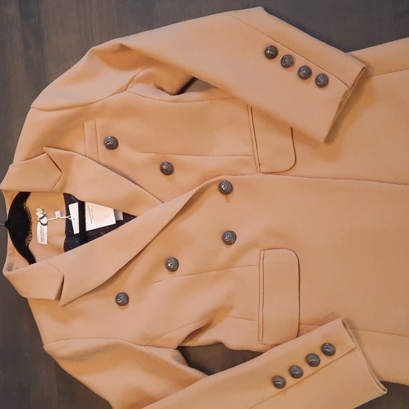 Belle & Bloom Camel or Black Blazer - Picture 11 of 16